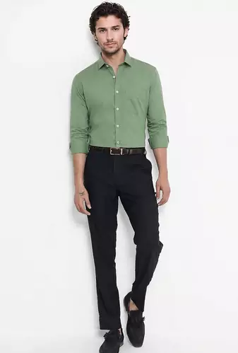 Men's Plain Green Spread Collar Cotton Blended Casual Wear Shirt