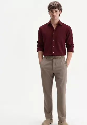 Men's Plain Dark Maroon Spread Collar Cotton Blended Casual Wear Shirt
