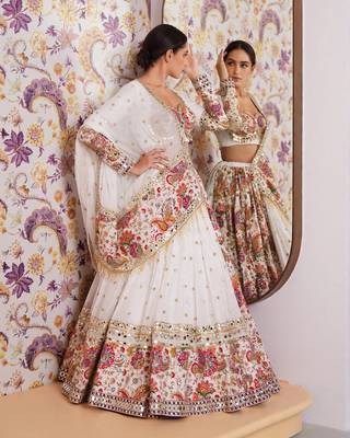 White Navratri Lehenga Choli With Dupatta 1