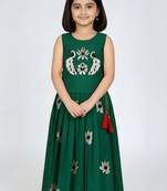 Green south indian embrodairy pattu pavadai silk blend readymade lehenga choli dress for kids