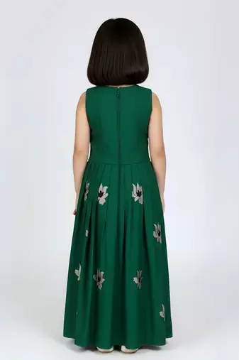 Green south indian embrodairy pattu pavadai silk blend readymade lehenga choli dress for kids