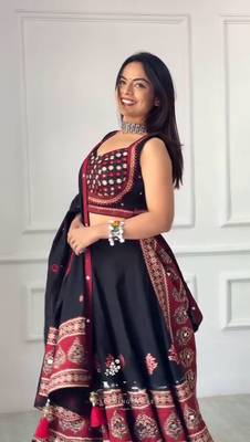 Black Printed Navratri Lehenga Choli With Dupatta 3