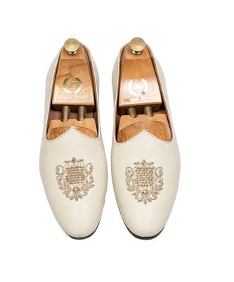 Cream off white solid leather slipons 5