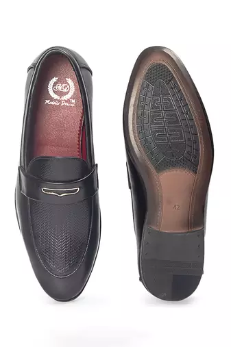 Black synthetic textured slipons