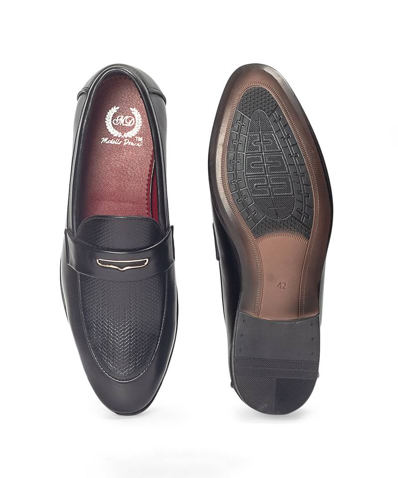 Black synthetic textured slipons
