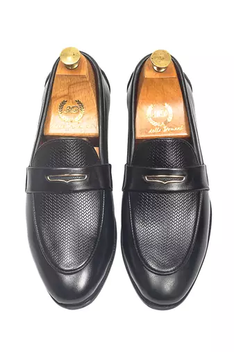 Black synthetic textured slipons