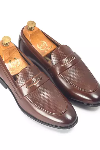Chocolate brown synthetic textured slipons
