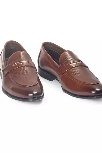 Chocolate brown synthetic textured slipons