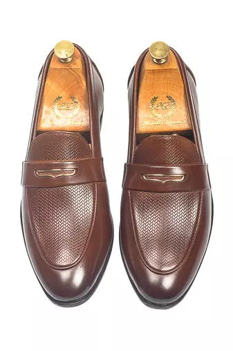 Chocolate brown synthetic textured slipons
