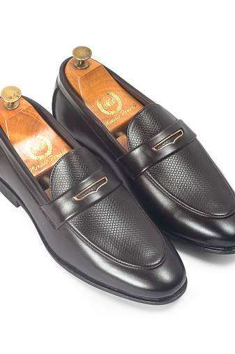 Dark brown synthetic textured slipons