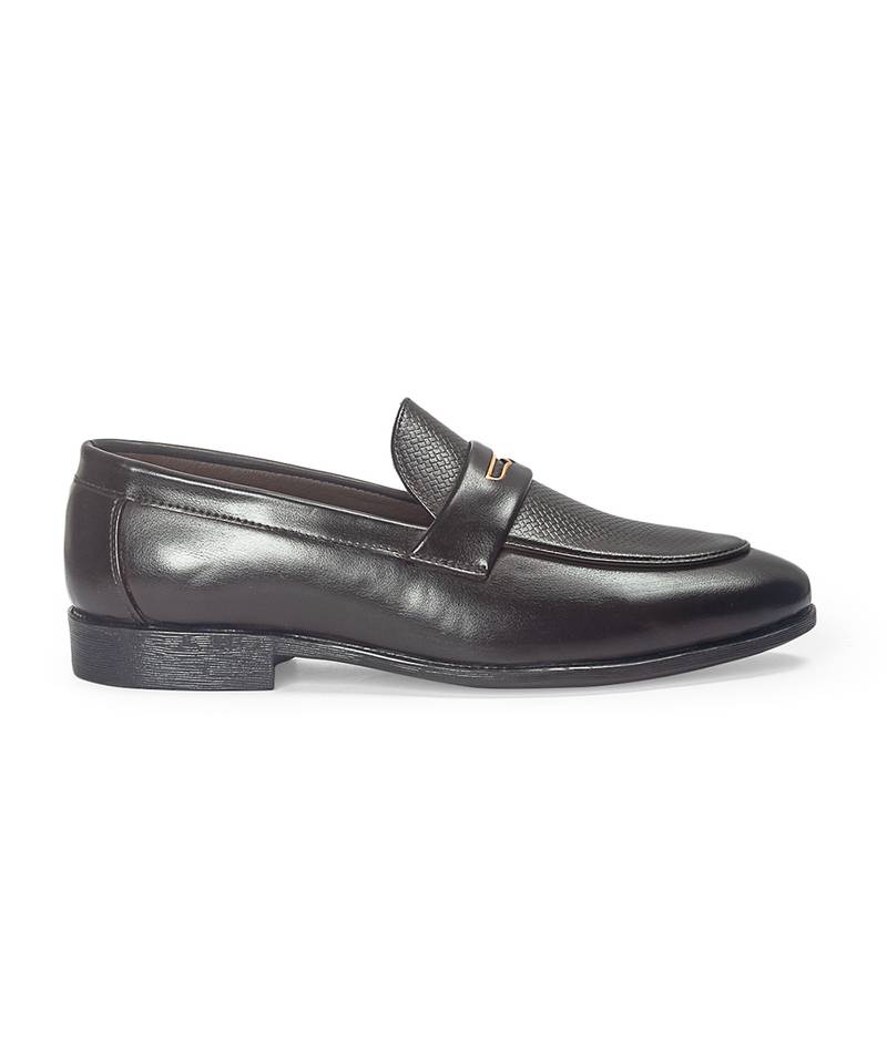 Dark brown synthetic textured slipons