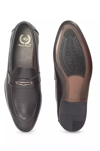 Dark brown synthetic textured slipons