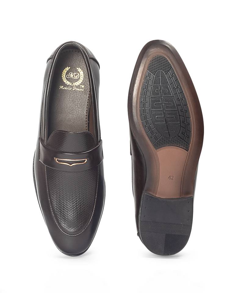 Dark brown synthetic textured slipons