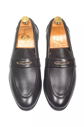 Dark brown synthetic textured slipons