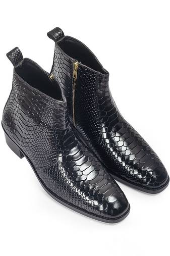 Black serpente leather boots