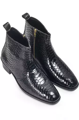 Black serpente leather boots