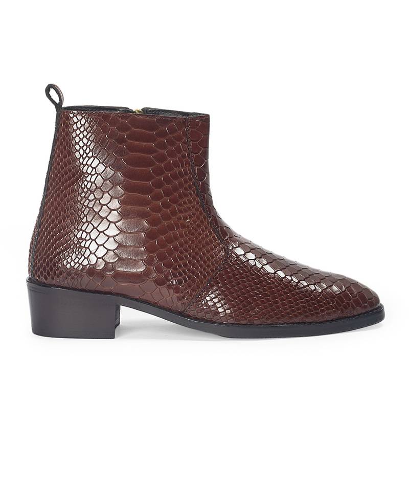 Brown serpente leather boots