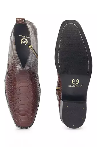 Brown serpente leather boots