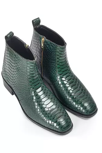 Green serpente leather boots
