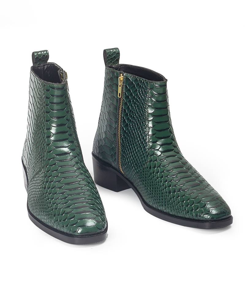 Green serpente leather boots