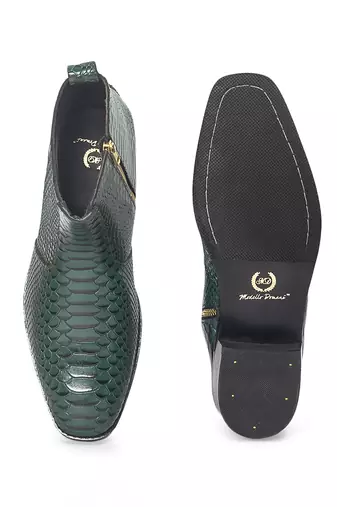 Green serpente leather boots