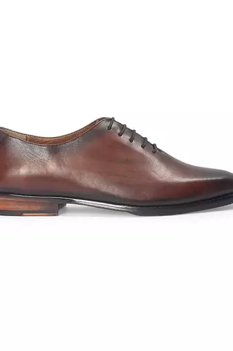 Tan brown leather wholecut shoes