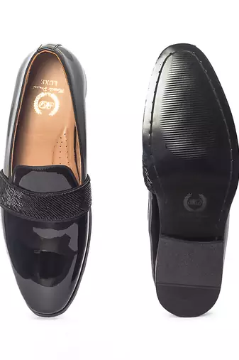 Black patent embelished leather slipons
