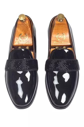 Black patent embelished leather slipons