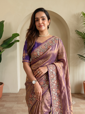 Woven design dual-tone party wear saree with cutwork embroidery detailing 2