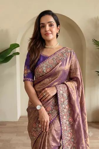 Woven design dual-tone party wear saree with cutwork embroidery detailing