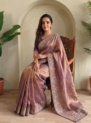 Woven design dual-tone party wear saree with cutwork embroidery detailing 3