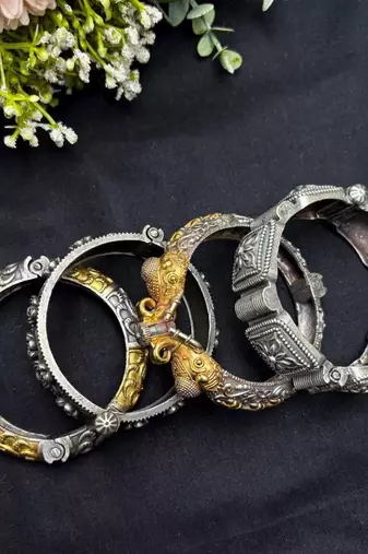 Oxidized Vintage Dual Tone Bangle Set of 4pc, Indian Kada Bracelet, Tribal Boho Jewelry