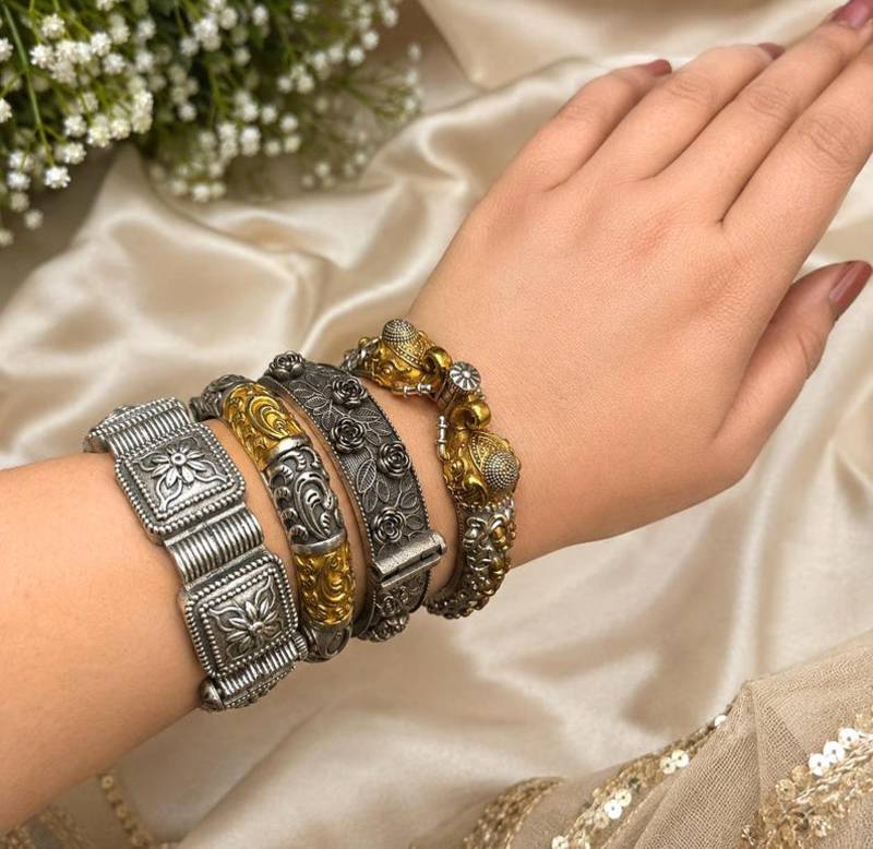 Oxidized Vintage Dual Tone Bangle Set of 4pc, Indian Kada Bracelet, Tribal Boho Jewelry