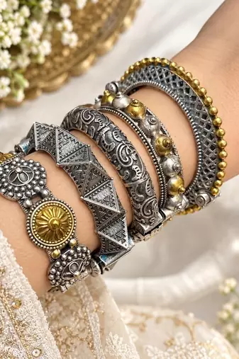 Dual tone And antique kada bangle combo Stack 5 pc