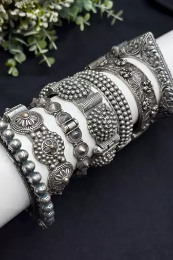 Set of 7pc Vintage Oxidized Silver Brass Kada Bangles
