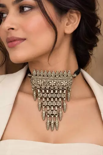 Handmade Chitai Work Torque Hasuli choker Necklace