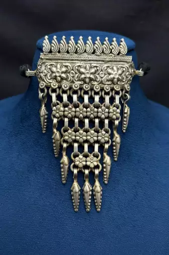Handmade Chitai Work Torque Hasuli choker Necklace