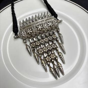 Handmade Chitai Work Torque Hasuli choker Necklace 4