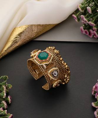 Gold plated emerald green polki cuff bangle 2