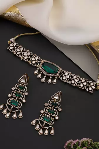 Gold plated emerald green polki choker set