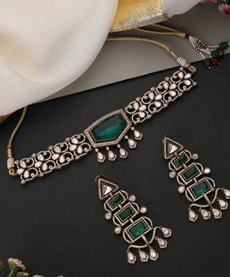 Gold plated emerald green polki choker set 4