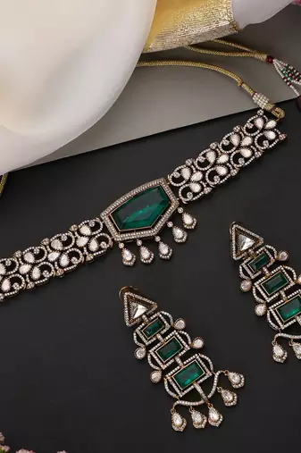 Gold plated emerald green polki choker set