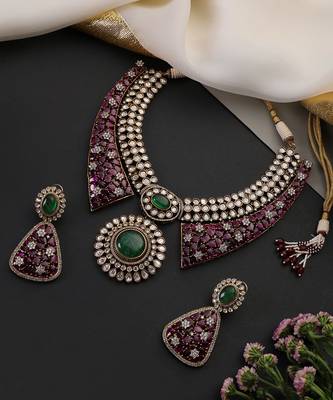 Ruby pink and emerald green polki necklace set 2
