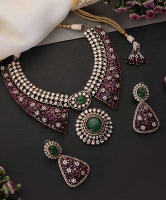 Ruby pink and emerald green polki necklace set 4