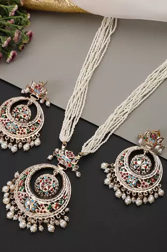 Gold plated white jadau pendant necklace set