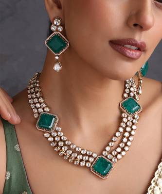 Emerald green polki layered necklace set 3
