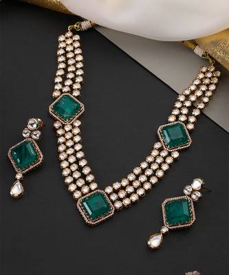 Emerald green polki layered necklace set 4
