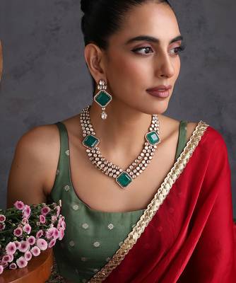 Emerald green polki layered necklace set 5