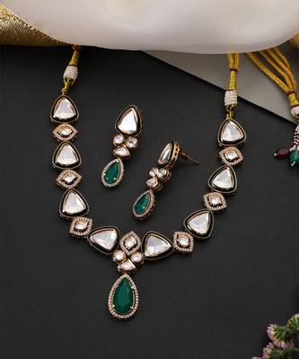 Gold plated emerald green polki necklace set 2