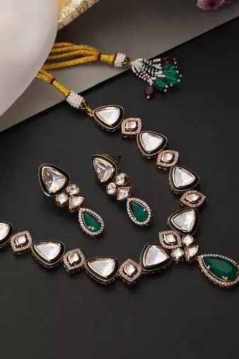 Gold plated emerald green polki necklace set